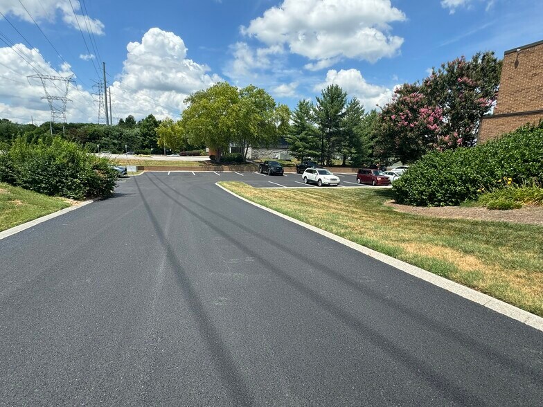 More Photos Of 9051 Executive Park Dr, Knoxville Office For Lease