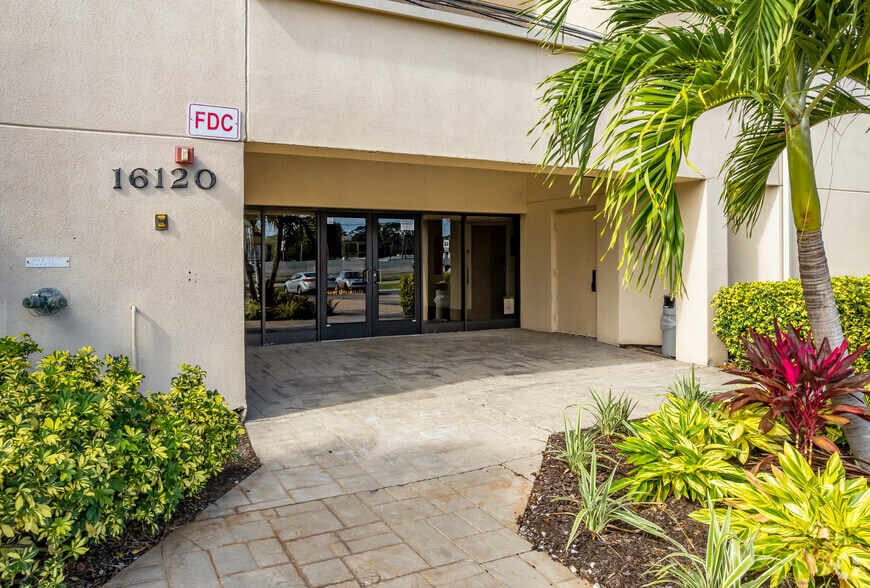 More Photos Of 16120 N Us Hwy 19, Clearwater Office For Lease