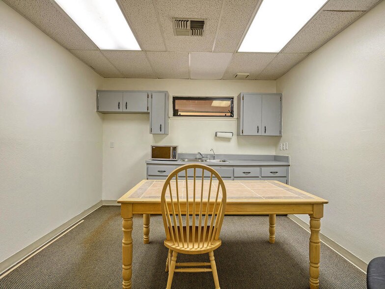 More Photos Of 701 N Hercules Ave, Clearwater Medical For Lease