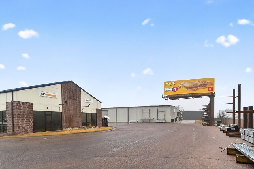 More Photos Of 2605 & 2609 S Carolyn Ave, Sioux Falls Industrial For Lease