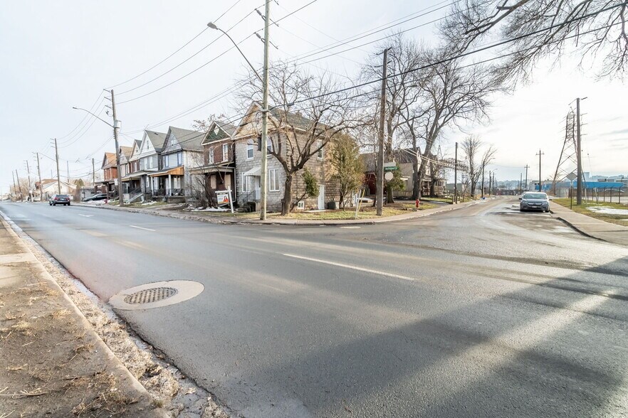 More Photos Of 910 Burlington St E, Hamilton Apartments For Sale