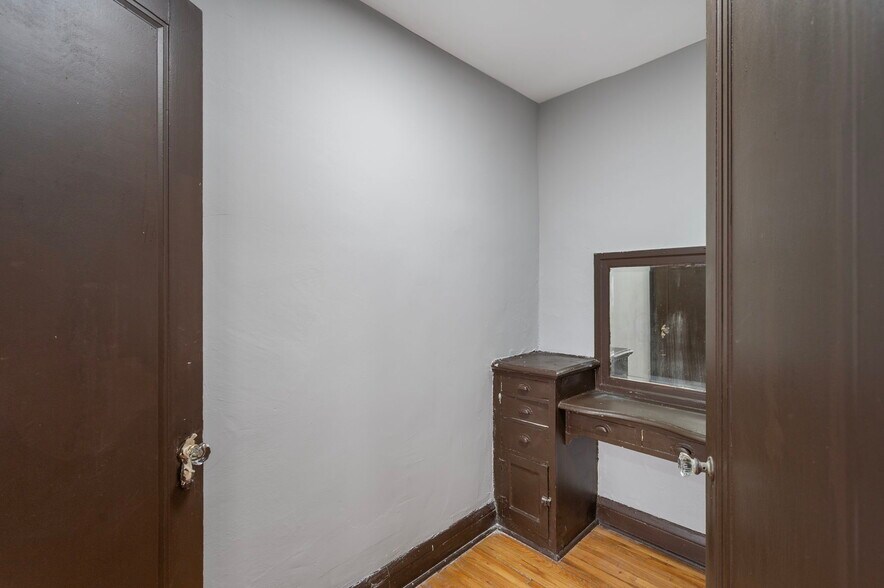 More Photos Of 487 Grand Ave, Saint Paul Apartments For Sale