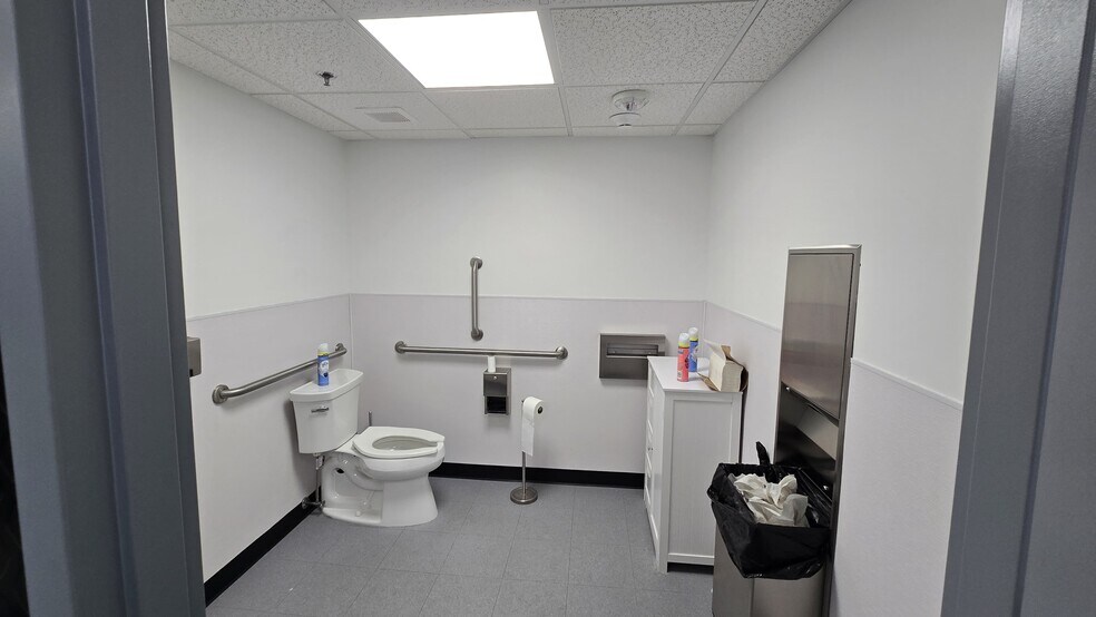 More Photos Of 2300 Marcus Ave, New Hyde Park Warehouse For Lease