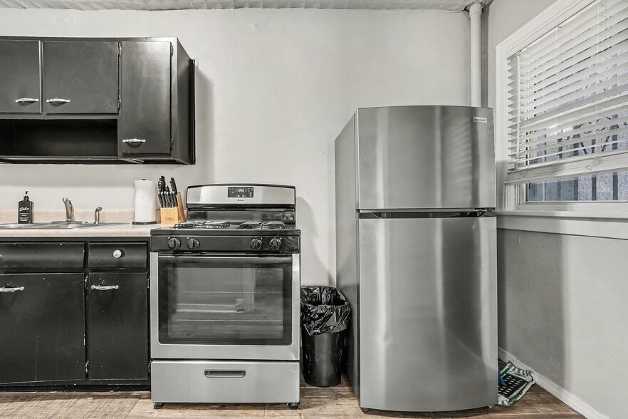 More Photos Of 4009-4015 Charlotte St, Kansas City Apartments For Sale