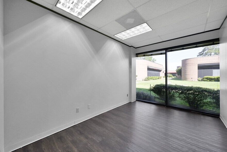 More Photos Of 25307 I-45, Spring Medical For Lease