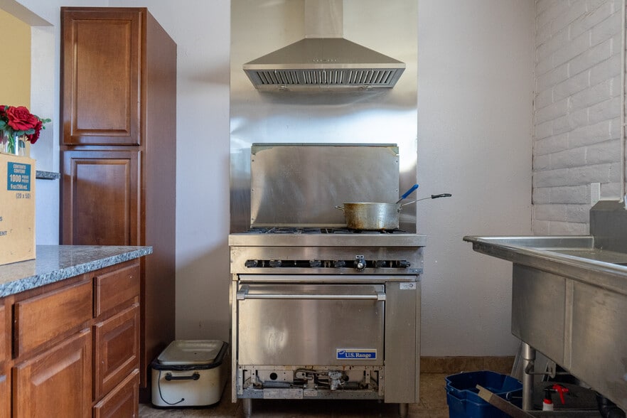 More Photos Of 1702 & 1706 E Jefferson St, Phoenix Religious Facility For Sale