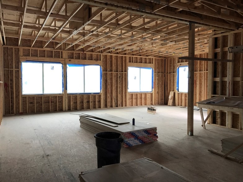 More Photos Of 1632 S 1st St, Austin Office For Lease