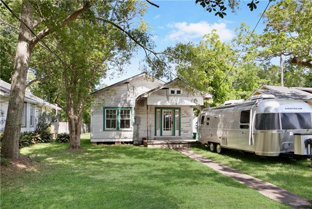 Primary Photo Of 540 Lafitte St, Mandeville Office For Sale