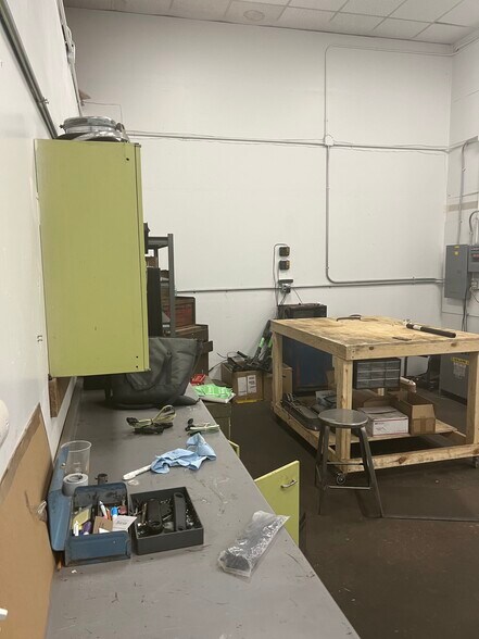 More Photos Of 350 Garfield Ave, Duluth Warehouse For Lease