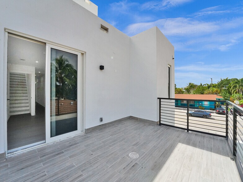 More Photos Of 1220-1226 NE 15th Ave, Fort Lauderdale Apartments For Sale