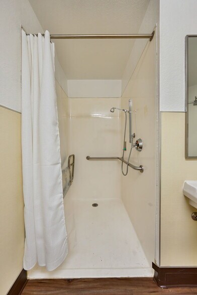 More Photos Of 3298 Monier Cir, Rancho Cordova Warehouse For Sale