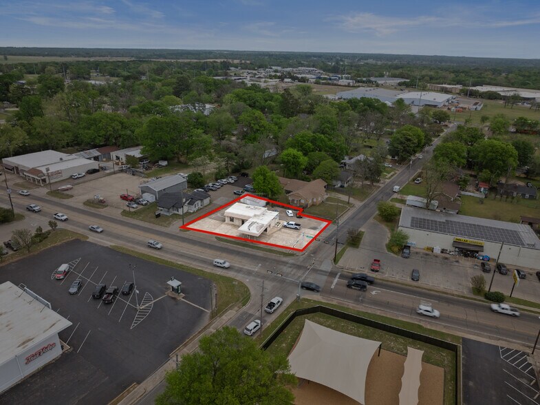 More Photos Of 1202 N Jefferson Ave, Mount Pleasant Specialty For Sale