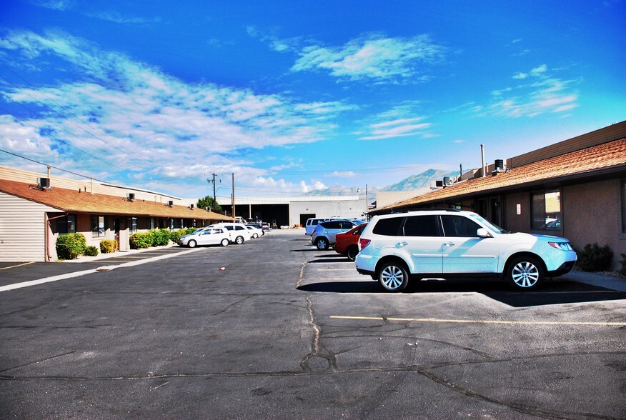 More Photos Of 1455-1463 W Center St, Orem Showroom For Lease