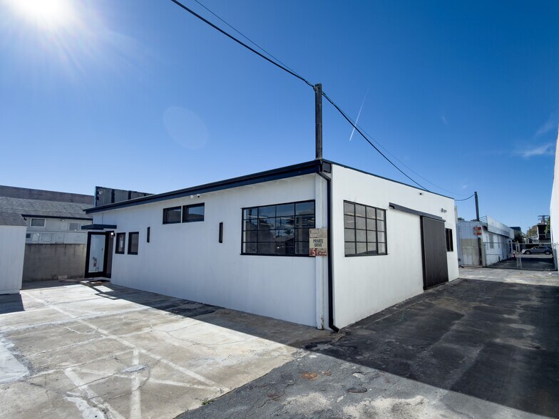 More Photos Of 1984 Placentia Ave, Costa Mesa General Retail For Sale