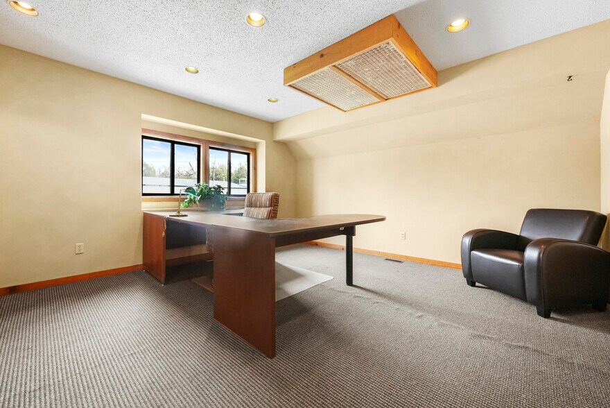 More Photos Of 5955 S Oak St, Glen Arbor Medical For Sale