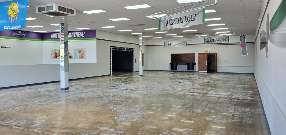 More Photos Of 406-546 Plaza Ct, Sand Springs Unknown For Lease