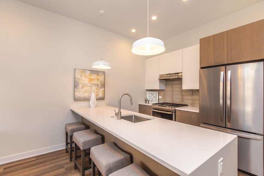 More Photos Of 1553 N Wells St, Chicago Apartments For Sale