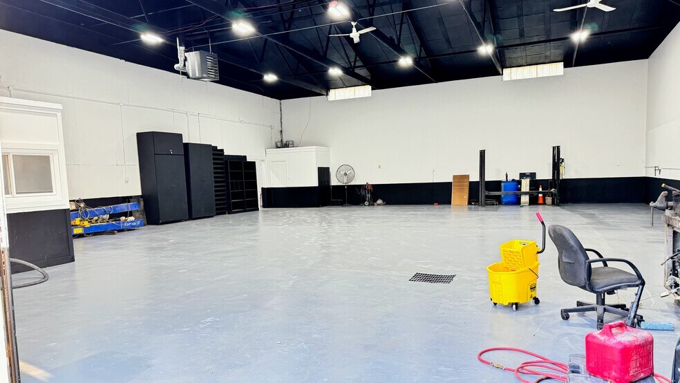 More Photos Of 3236 Rennie Smith Dr, South Chicago Heights Warehouse For Sale