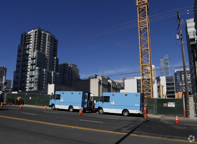 More Photos Of 399 Fremont St, San Francisco Apartments For Lease