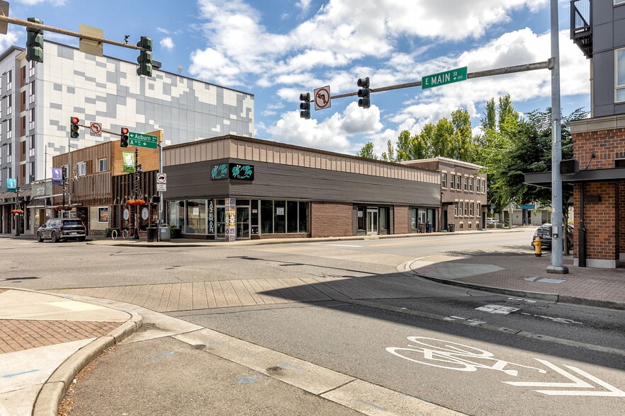 More Photos Of 102 E Main St, Auburn Storefront For Lease