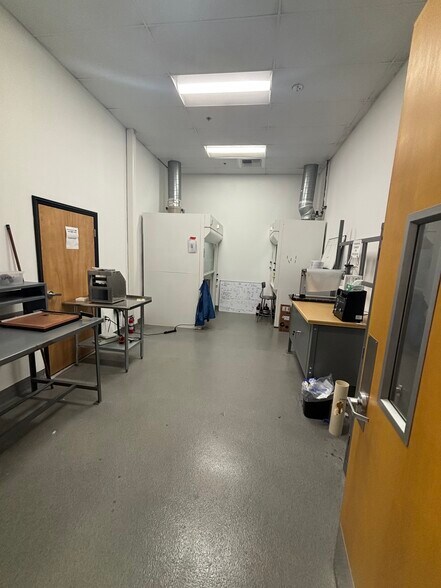 More Photos Of 1325 E El Segundo Blvd, El Segundo Food Processing For Lease