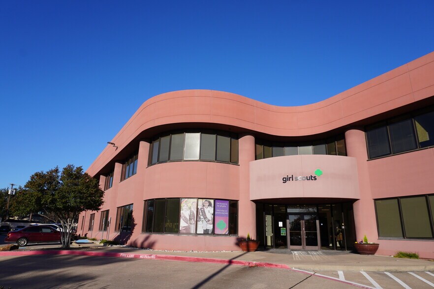 More Photos Of 6001 Summerside Dr, Dallas Office For Sale