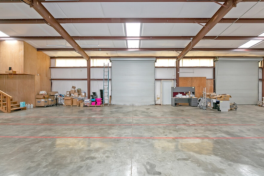 More Photos Of 361 Holcombe Rd, Bremen Warehouse For Lease