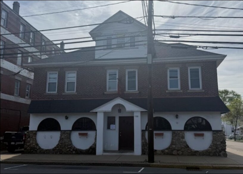 More Photos Of 1086 Washington St, Norwood Apartments For Sale