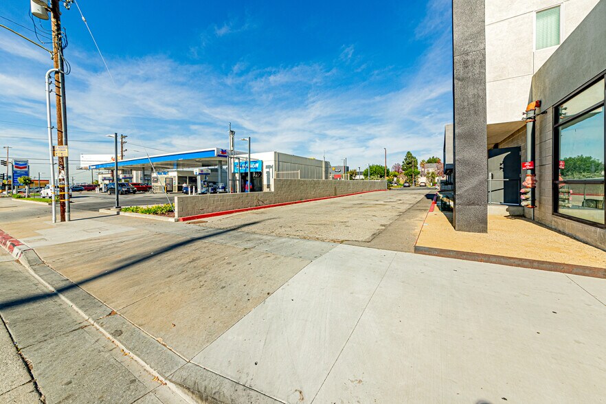 More Photos Of 11224 S Western Ave, Los Angeles Freestanding For Sale