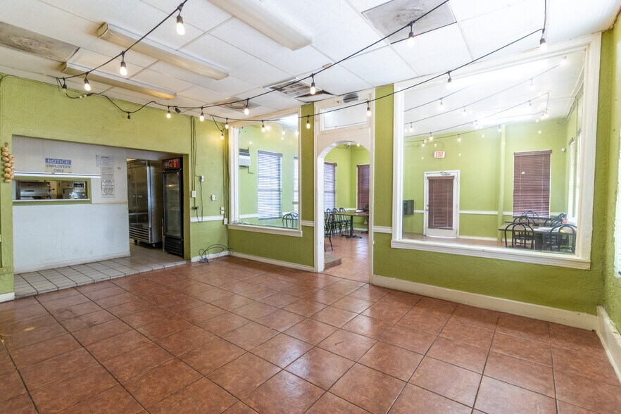 More Photos Of 7101 Harry Hines Blvd, Dallas Restaurant For Lease