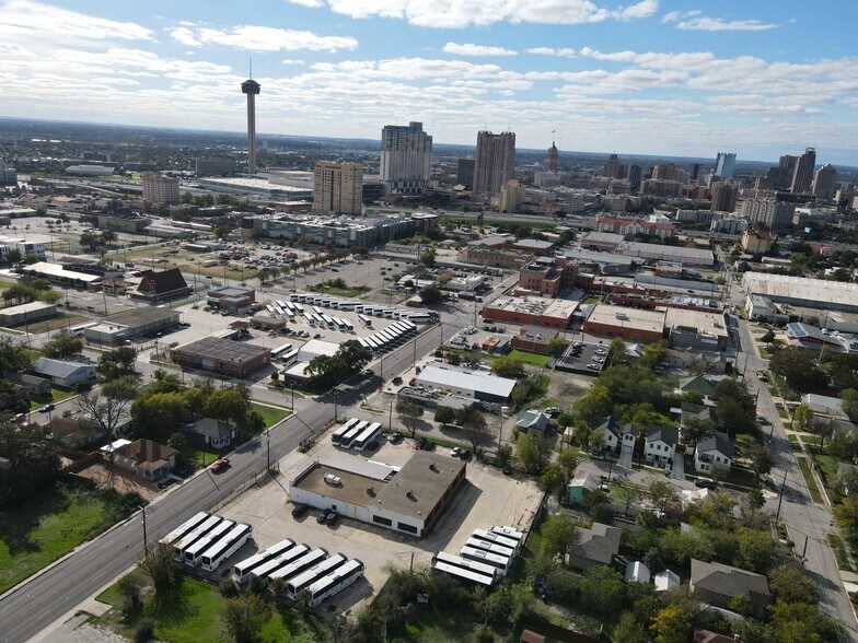 More Photos Of 1505 E Houston St, San Antonio Truck Terminal For Lease