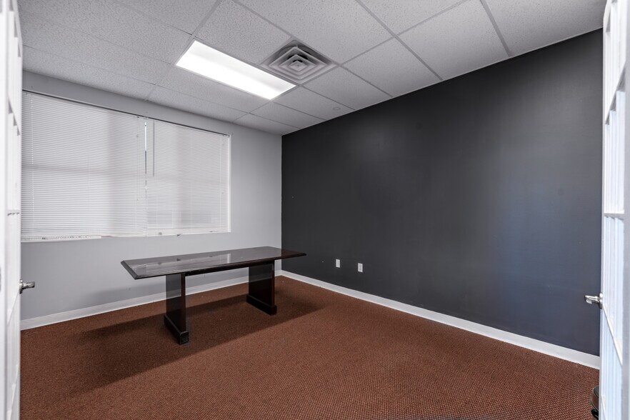 More Photos Of 540 NW University, Port Saint Lucie Office Residential For Sale