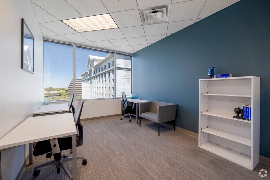 More Photos Of 2415 E Camelback Rd, Phoenix Coworking Space