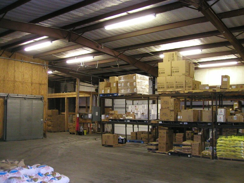 More Photos Of 2203-2205 W Main St, Farmington Distribution For Lease