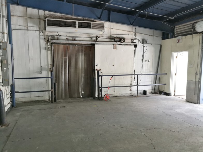 More Photos Of 1331 Gunn Hwy, Odessa Warehouse For Sale