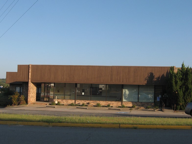 More Photos Of 2930 Heritage Pl, Milledgeville Office For Lease