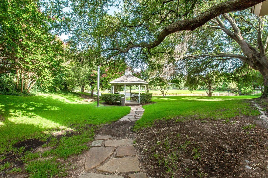 More Photos Of 17400 N Dallas Pky, Dallas Office For Lease