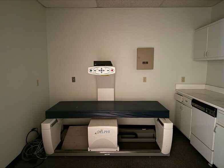 More Photos Of 606 Academy Ave, Dublin Medical For Lease