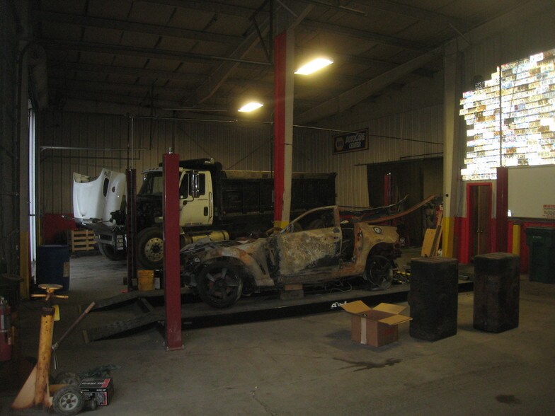 More Photos Of 500 Hunt Ave, Charleston Warehouse For Sale