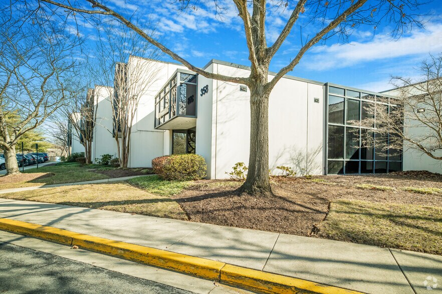 More Photos Of 350-364 Christopher Ave, Gaithersburg Medical For Lease