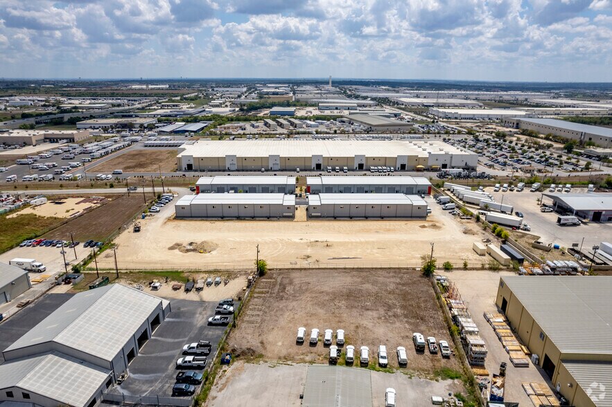 More Photos Of 7637 FM 3009, Schertz Light Distribution For Sale