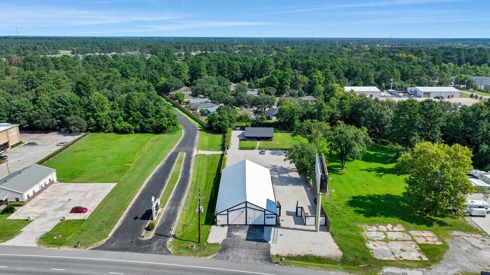 More Photos Of 817 E Main St, Tomball Warehouse For Sale