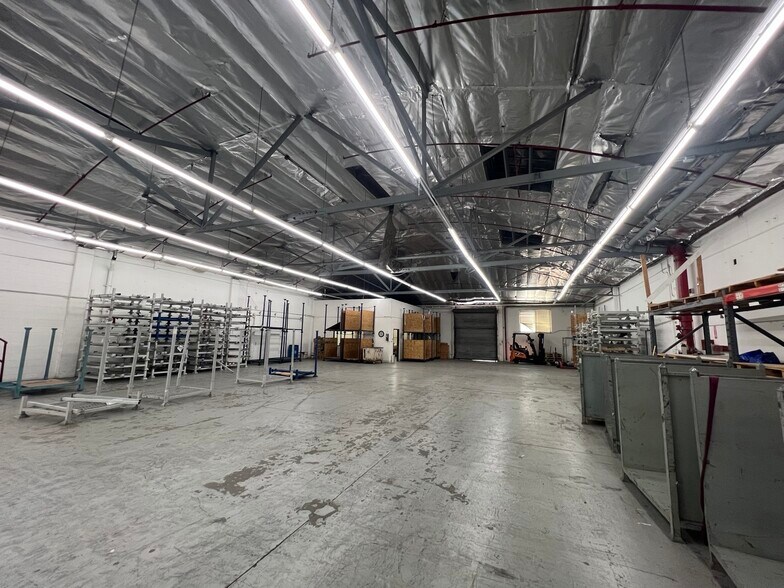 More Photos Of 2425 E 30th St, Vernon Warehouse For Lease