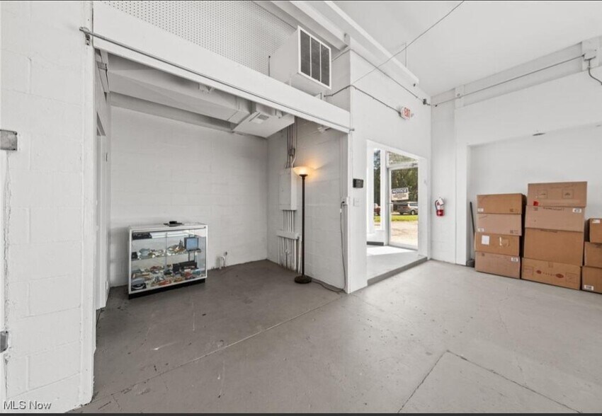 More Photos Of 2821 E Aurora Rd, Twinsburg Freestanding For Sale