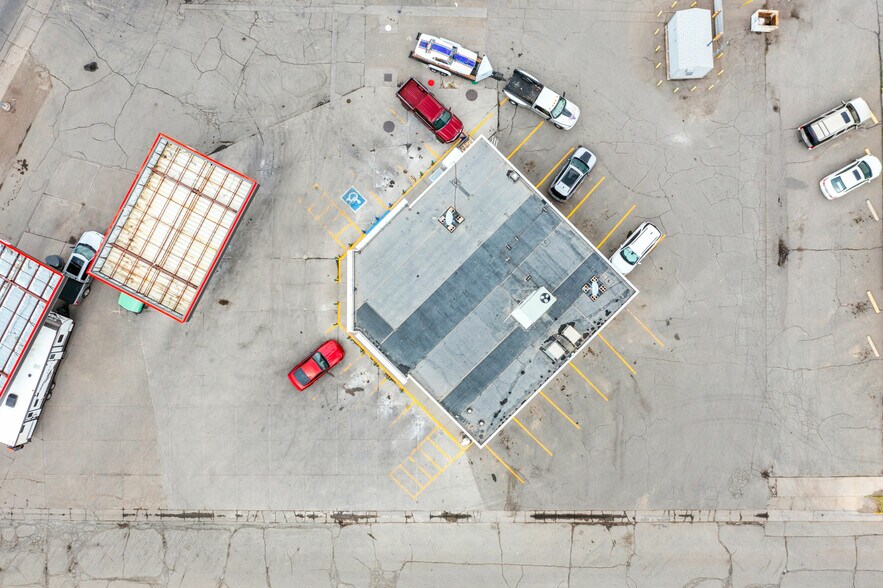More Photos Of 1601 Main St, Alamosa Service Station For Sale