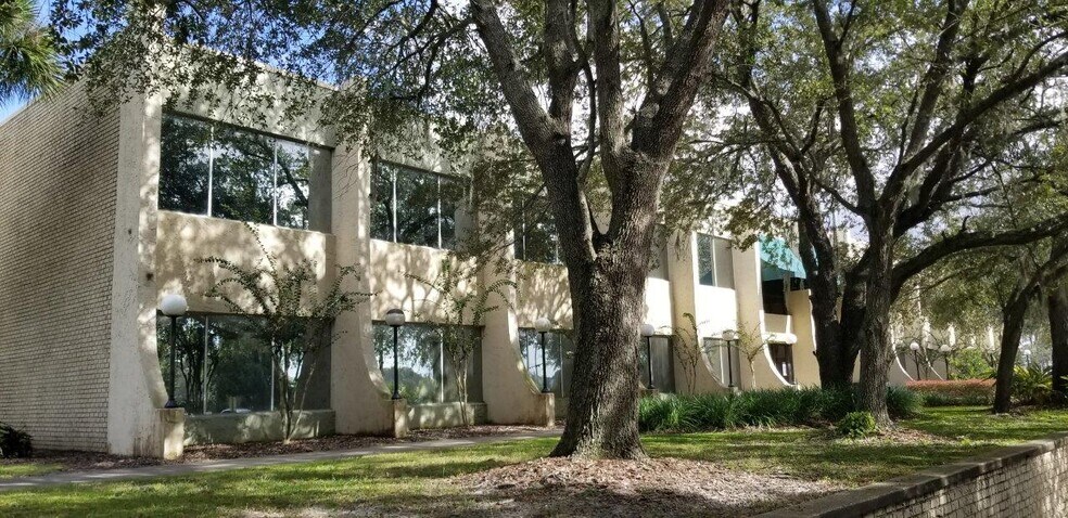 More Photos Of 5104 N Orange Blossom Trl, Orlando Office Residential For Lease