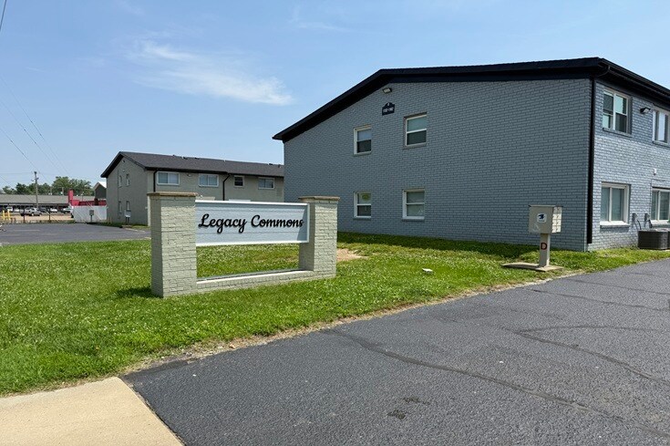 More Photos Of 1185-1185 S Lincoln Park Dr, Evansville Apartments For Sale