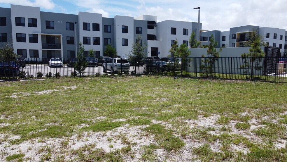 More Photos Of 3139 Lakeshore Dr, Riviera Beach Land For Sale