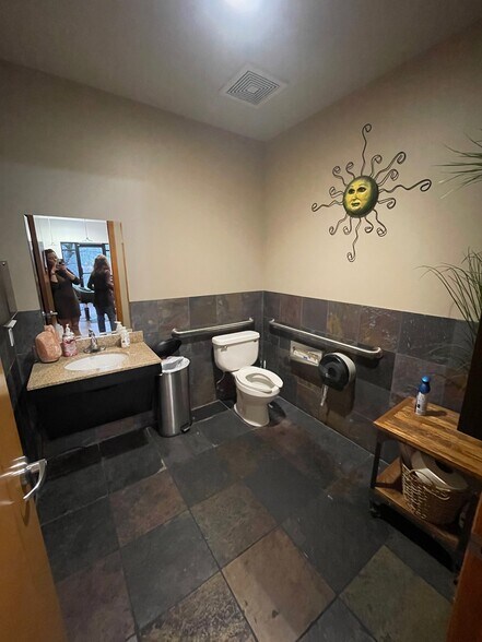 More Photos Of 550 Plaza Dr, Folsom Office For Sale