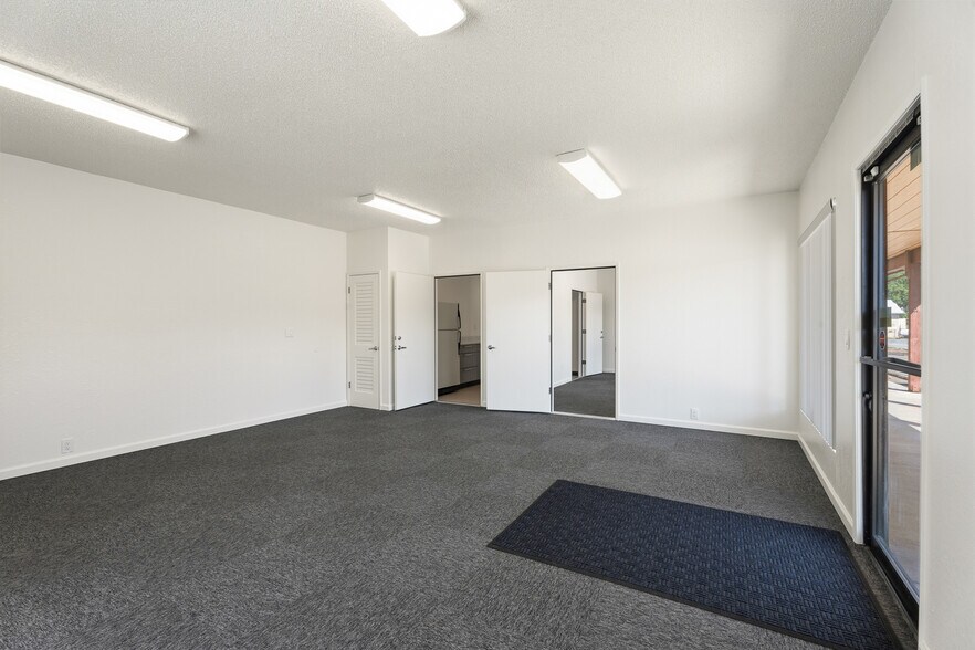 More Photos Of 303 Talmage Rd, Ukiah Warehouse For Lease